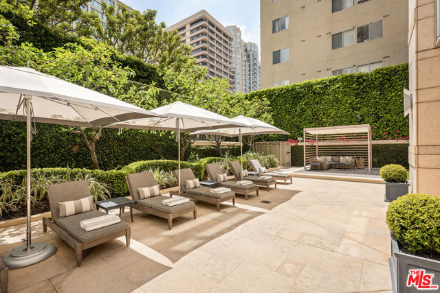 10727 Wilshire Boulevard, Los Angeles CA: https://media.crmls.org/mediaz/0174d980-4531-49f3-8b1f-62d132e0844d.jpg