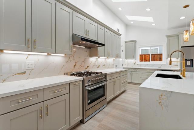 2552 Castleton Drive, San Jose CA: https://media.crmls.org/mediaz/017505cb-9c88-454e-9666-7a4e31d7c384.jpg