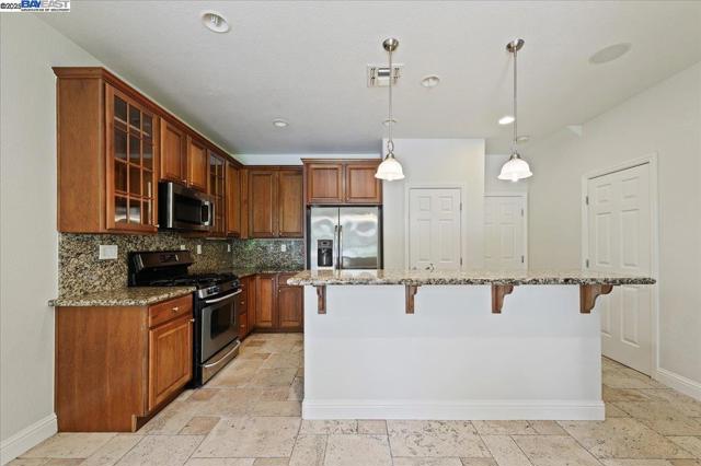 13 S Aldea Street, Mountain House CA: https://media.crmls.org/mediaz/017560a0-f42a-417c-87a8-096ca92406c3.jpg
