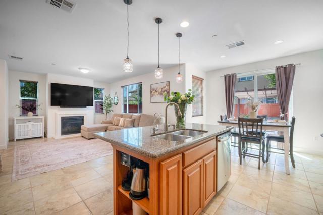 250 Robin Place, Gilroy CA: https://media.crmls.org/mediaz/0175610e-2059-4136-9b50-949b73a2e6ea.jpg