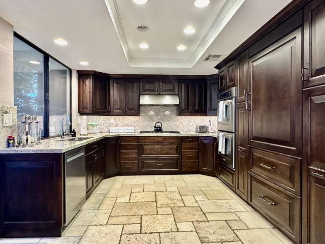 186 Madrid Avenue, Palm Desert CA: https://media.crmls.org/mediaz/01761613-d39b-4adc-9927-92e465293ced.jpg