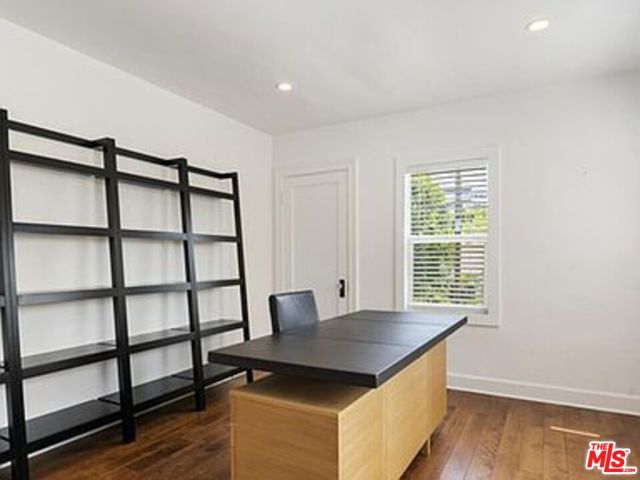 840 S Curson Avenue, Los Angeles CA: https://media.crmls.org/mediaz/0177177a-4941-404c-885f-46d17e805cc1.jpg