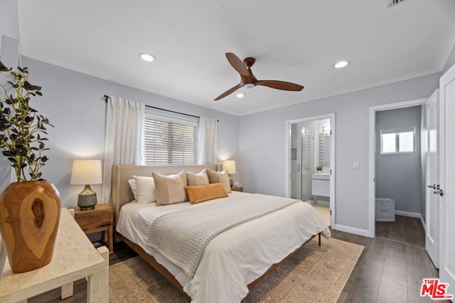 5711 W 18th Street, Los Angeles CA: https://media.crmls.org/mediaz/01773164-3c74-44bf-b875-af046817c055.jpg