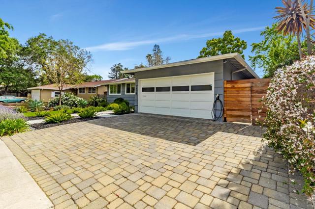 1528 Fernside Street, Redwood City CA: https://media.crmls.org/mediaz/01776135-9e15-43f1-b5ff-2c0b74ca1165.jpg