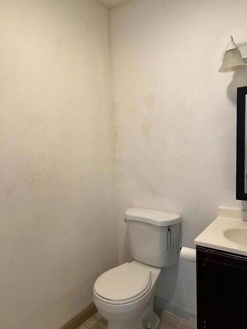 916 Acosta Plaza, Salinas CA: https://media.crmls.org/mediaz/0177f960-216f-4a03-950c-ec63528aa0ca.jpg