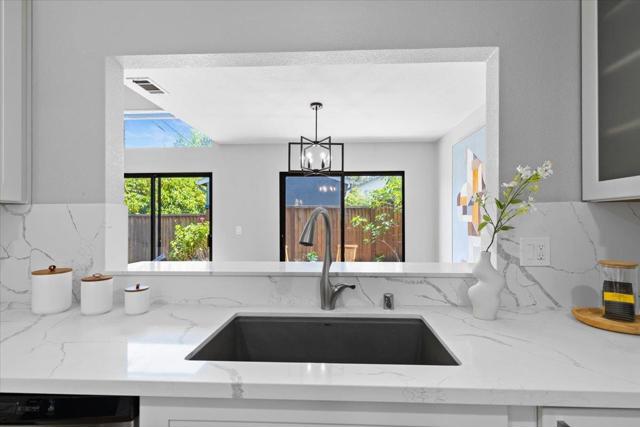 1694 Nighthawk Terrace, Sunnyvale CA: https://media.crmls.org/mediaz/01784380-5939-46ec-955d-c046589e1afb.jpg
