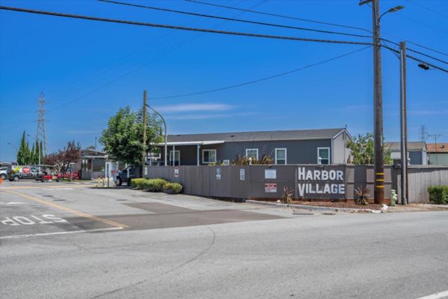 3015 E Bayshore Road, Redwood City CA: https://media.crmls.org/mediaz/01785833-fe7a-4076-99b1-92060f4db062.jpg
