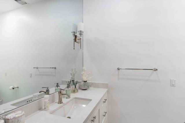 2300 Weybridge Drive, Bakersfield CA: https://media.crmls.org/mediaz/017858e4-1826-4601-8e3f-2c772a903ee7.jpg