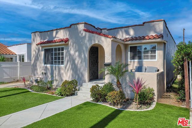 3421 Hillcrest Drive, Los Angeles CA: https://media.crmls.org/mediaz/0178d807-886c-42f9-b6a1-e91d9cd9b871.jpg