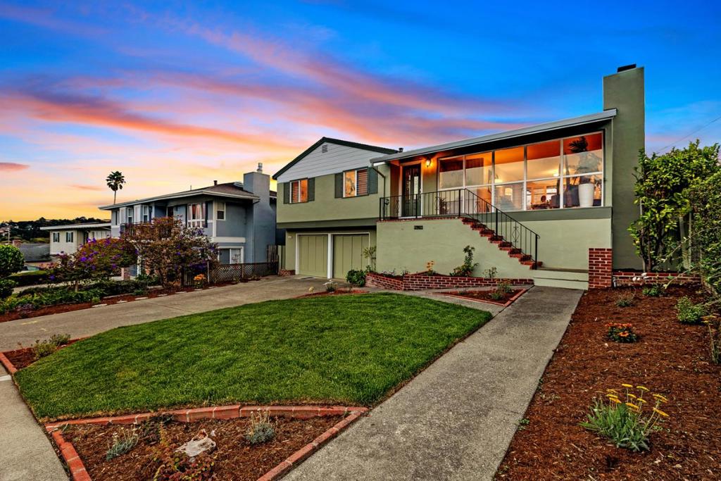 1115 Oakwood Drive