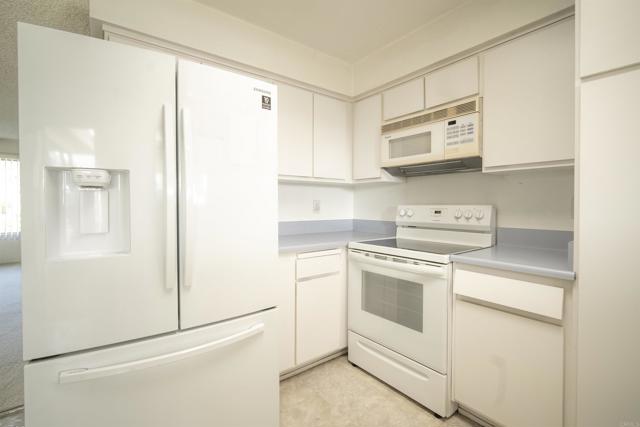 Detail Gallery Image 5 of 31 For 3592 Boussock Ln, Oceanside,  CA 92057 - 2 Beds | 1 Baths