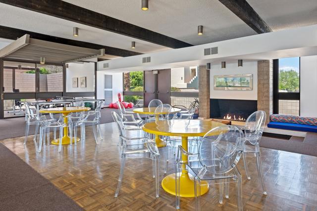 2696 S Sierra Madre, Palm Springs CA: https://media.crmls.org/mediaz/01794603-5618-4030-aff7-46338425c4d9.jpg