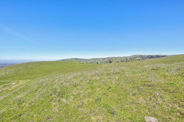 0 Bella Madeira Lane, San Jose CA: https://media.crmls.org/mediaz/017a201c-48c9-45c7-a32d-59644e23fc62.jpg