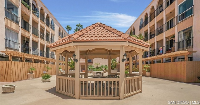 4730 Noyes ST, San Diego CA: https://media.crmls.org/mediaz/017a4ef6-5c9e-434c-bcf7-897504d32ab9.jpg