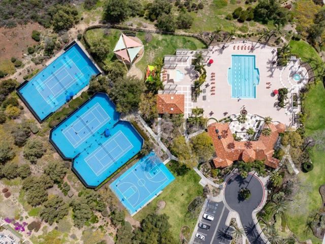 2412 Starlight Gln, Escondido CA: https://media.crmls.org/mediaz/017ac697-b8b2-4938-93b7-26873ebfe526.jpg