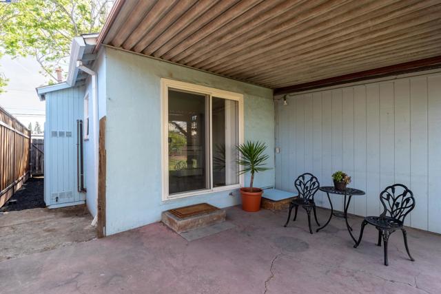 591 VIA ACALANES, San Lorenzo CA: https://media.crmls.org/mediaz/017af067-2881-4a85-8137-2fd7713243d1.jpg
