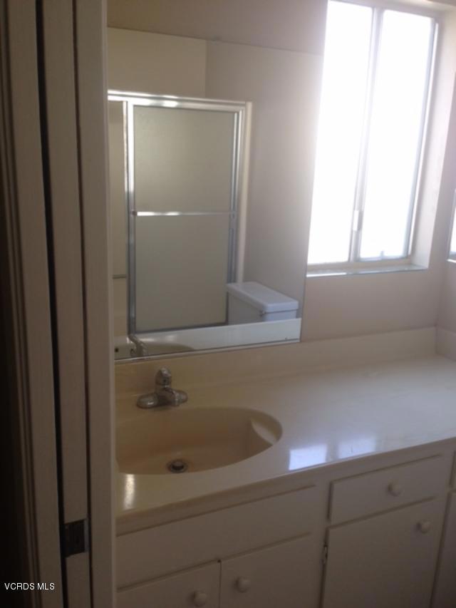7208 Village 7, Camarillo CA: https://media.crmls.org/mediaz/017af34a-4ef1-4227-841f-9ba63225db3a.jpg