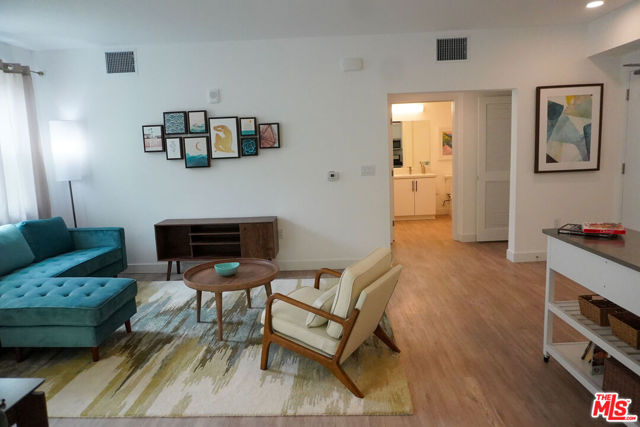 10568 Promenade Gateway, El Monte CA: https://media.crmls.org/mediaz/017b010e-b84e-473f-838b-315f48031ede.jpg
