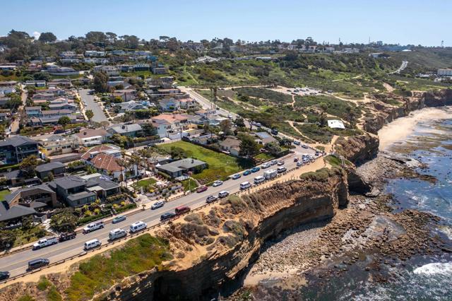 Image 22 of 35 For 741 Sunset Cliffs Boulevard