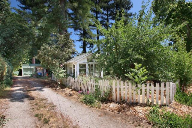 324 Laurel Drive, Felton CA: https://media.crmls.org/mediaz/017bb71d-3e47-401e-8df1-a59ffd96401e.jpg