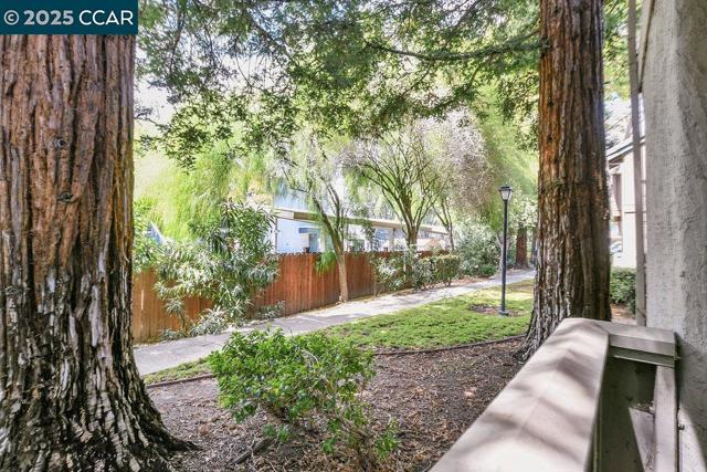 1255 Lakeview Cir, Pittsburg CA: https://media.crmls.org/mediaz/017bbcc2-24aa-41ee-b937-086b644fbadc.jpg