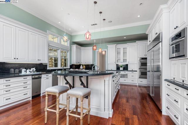 1569 Via Di Salerno, Pleasanton CA: https://media.crmls.org/mediaz/017c07bf-efe1-4085-9d65-fc973b0a4612.jpg