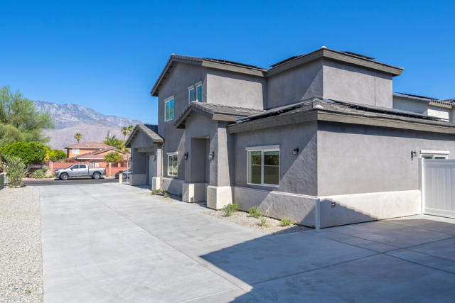 33912 Whispering Palms Trail, Cathedral City CA: https://media.crmls.org/mediaz/017c285f-5f85-4ec9-950c-05ae2849da7f.jpg