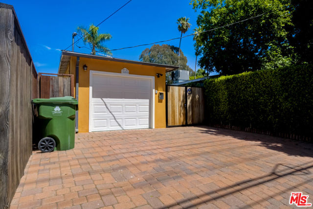 14405 MAGNOLIA Boulevard photo 7