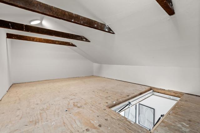 17 30th Street, San Francisco CA: https://media.crmls.org/mediaz/017ca819-be13-46ae-b2d4-107785f10bec.jpg