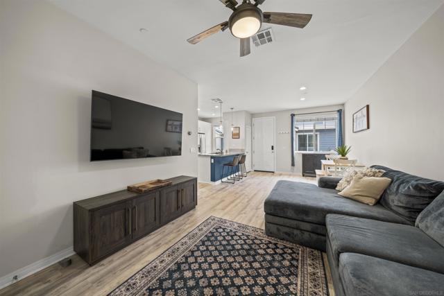 524 Surfbird Lane, Imperial Beach CA: https://media.crmls.org/mediaz/017d4f6d-6539-4cf9-b81a-9b71544a2618.jpg