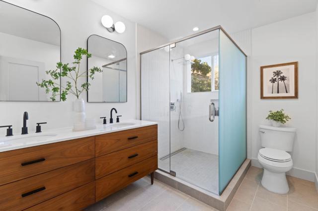 760 Loma Court, Redwood City CA: https://media.crmls.org/mediaz/017ddd22-46d5-4f5e-acf2-a27f18ae8d67.jpg