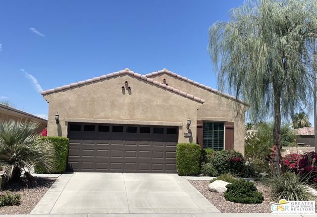 81331 Corte Compras, Indio CA: https://media.crmls.org/mediaz/017e2edd-7a21-4af3-838e-424f518c89a6.jpg