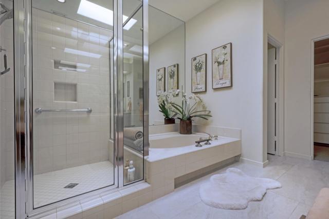 371 Indian Ridge Drive, Palm Desert CA: https://media.crmls.org/mediaz/01800943-f7ad-4d80-a4ad-b9213accbe9e.jpg