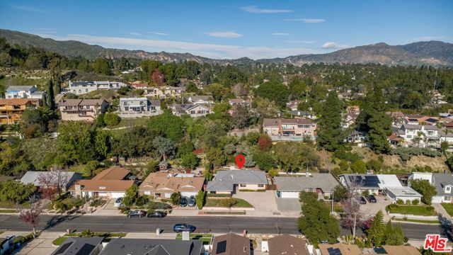 17133 Lorillard Street photo 2