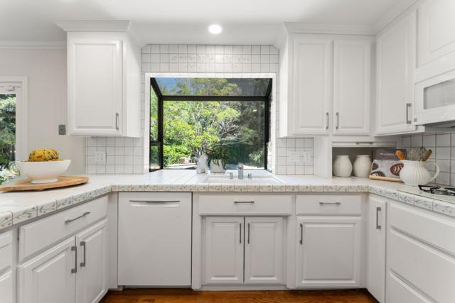 801 Allardice Way, Stanford CA: https://media.crmls.org/mediaz/01805512-952c-4c7f-951f-31d7fd1a6a0c.jpg