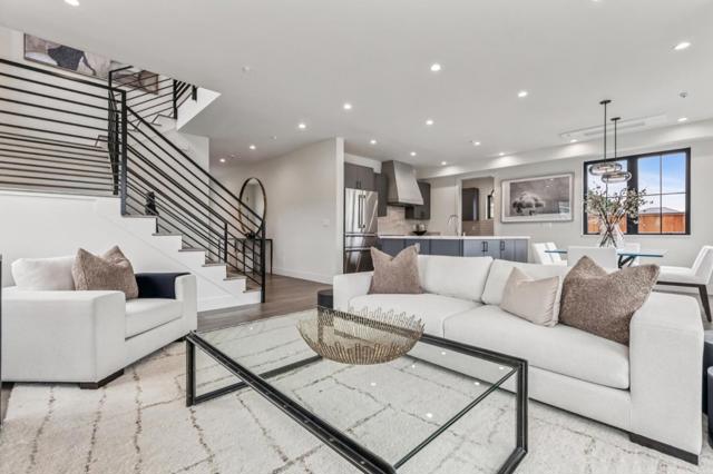 587 Creekside Court, Half Moon Bay CA: https://media.crmls.org/mediaz/01813b51-46d7-4abd-9085-5905ae0ba043.jpg