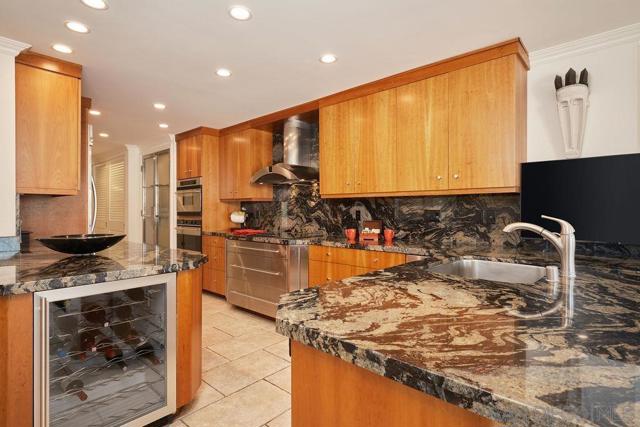 105 Antigua Ct, Coronado CA: https://media.crmls.org/mediaz/01814b14-0b91-4b30-bfba-ba208f679468.jpg