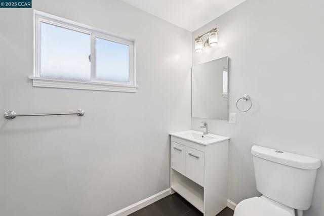 2110 Hellings Avenue, Richmond CA: https://media.crmls.org/mediaz/01815566-0055-480d-895b-b165a246a2cd.jpg