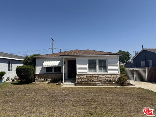 1715 E Silva Street, Long Beach CA: https://media.crmls.org/mediaz/018181e8-fb57-4215-9bcf-59ee72fa0ff6.jpg