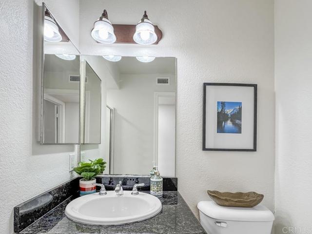 Detail Gallery Image 13 of 42 For 5010 Los Morros Way #23,  Oceanside,  CA 92057 - 2 Beds | 2 Baths