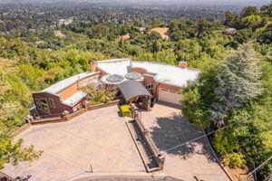 15345 Bohlman Road, Saratoga CA: https://media.crmls.org/mediaz/0182affd-2669-4f81-8700-763c739dea1f.jpg