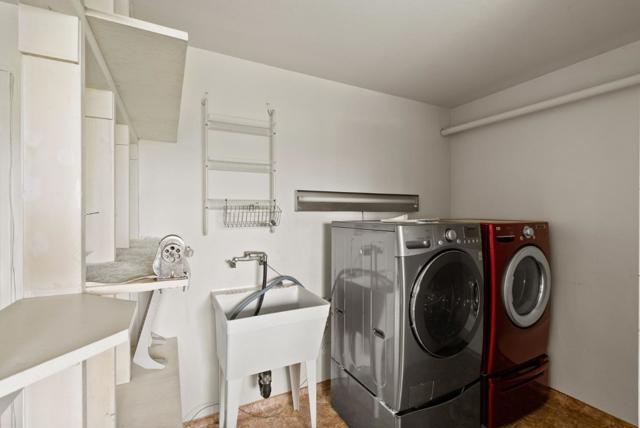 3705 Encline Way, Belmont CA: https://media.crmls.org/mediaz/01839fd8-3a23-4eab-a724-4ee0dcca34d0.jpg