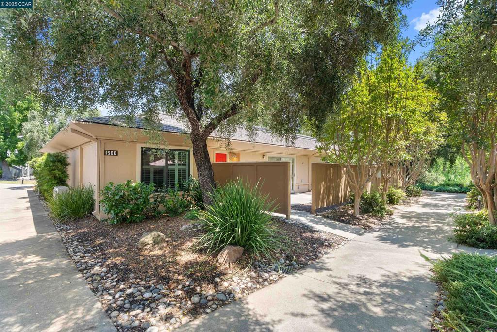 1508 Golden Rain Rd #1