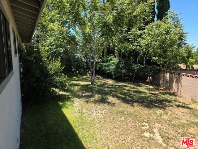 7229 Columbia Way, Lancaster CA: https://media.crmls.org/mediaz/01843a45-a056-4296-90ae-90e165b426e8.jpg