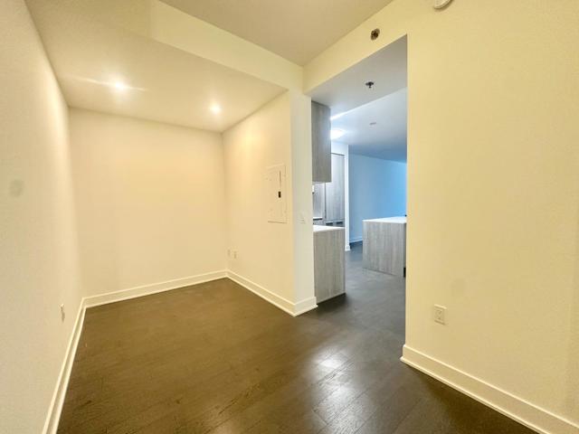 318 Main Street, San Francisco CA: https://media.crmls.org/mediaz/01846d62-ef7f-4b8e-87df-1963afb174d2.jpg