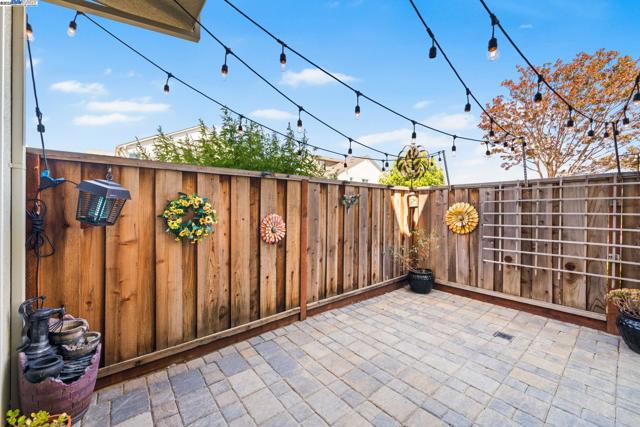 8563 Schooner Way, Newark CA: https://media.crmls.org/mediaz/0184769c-bb73-4cfb-a736-63f906d715b9.jpg