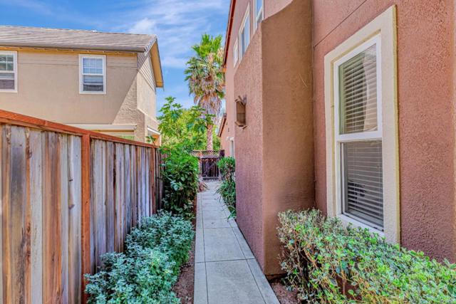5871 Masoni Place, Gilroy CA: https://media.crmls.org/mediaz/0184b36c-566d-42a2-950b-a4aa13fca4ae.jpg