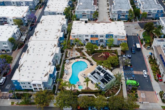 3528 Shoreline Bluff Ln, San Diego CA: https://media.crmls.org/mediaz/0184d4f6-0319-4dec-a0e6-aee7db10e119.jpg