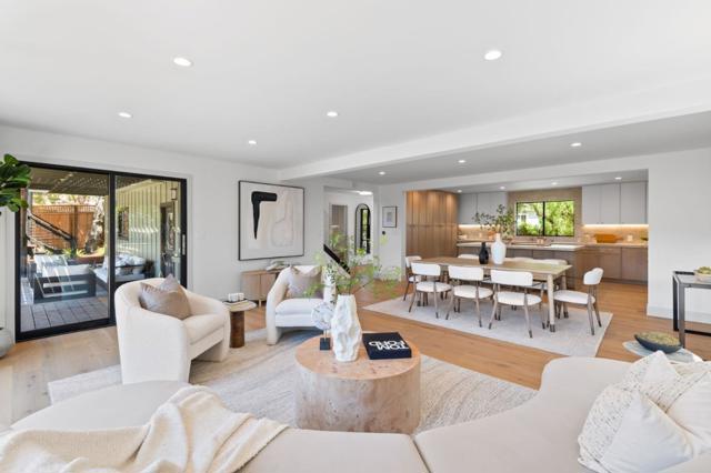 522 Summit Drive, Redwood City CA: https://media.crmls.org/mediaz/01857ed6-896a-4a9f-b99c-c7bb6bd90973.jpg