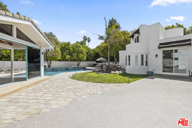 8944 Enfield Avenue, Sherwood Forest CA: https://media.crmls.org/mediaz/0185b58a-7e79-4cdc-a060-f9f0127d9fe0.jpg